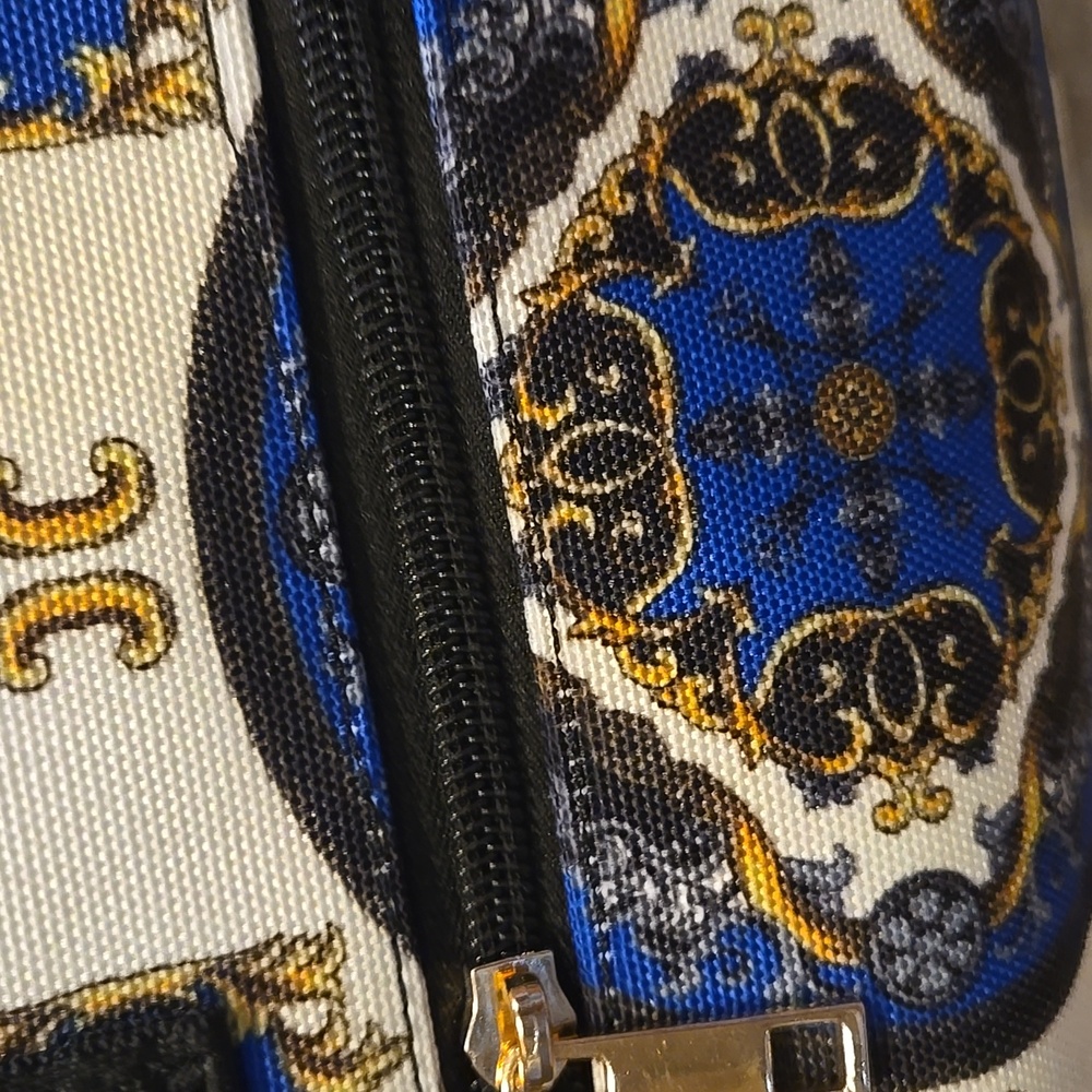 NWT Alice + Olivia Classy Black/Blue Design Print Weekender Bag - Picture 4 of 12